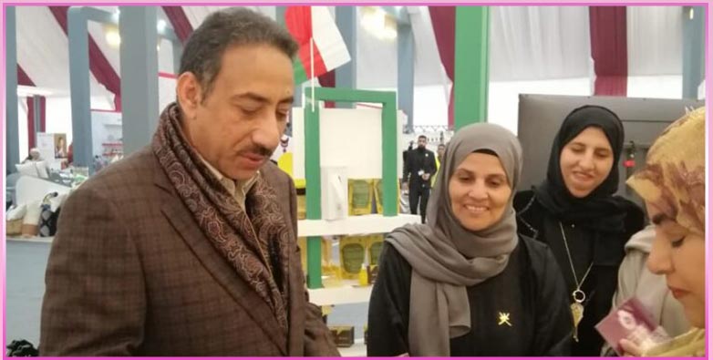 السفير العمانى بالقاهرة يزور المعرض العربي للأسر المنتجة
